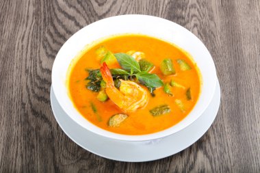 Karides ile baharatlı köri