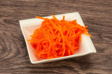 Baharatlı Kore havucu kasede