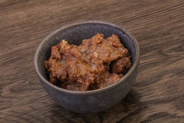 Kavanozda baharatlı geyik güveci