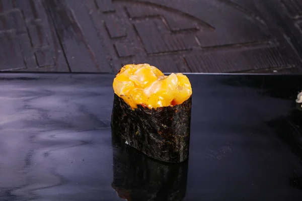 Японська Кухня Гострий Гункан Рибою — стокове фото