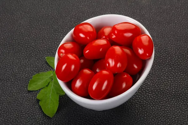 Pomodori Rossi Dolci Nella Ciotola — Foto Stock