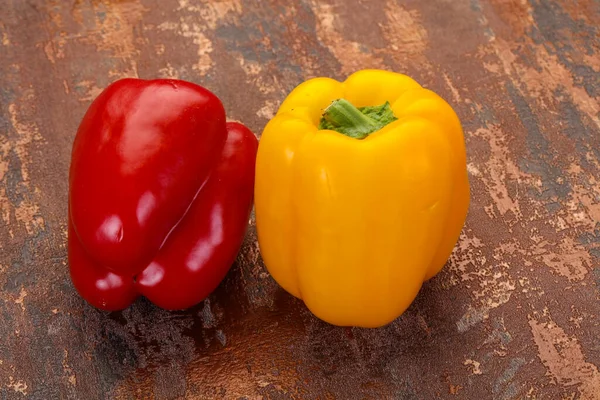 Röd Och Gul Bulgarisk Paprika — Stockfoto