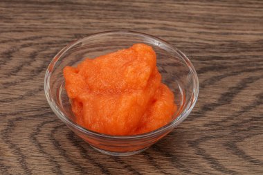 Balık yumurtası kasede atıştırmalık