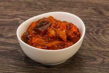 Domatesli ve otlu patlıcan sote.