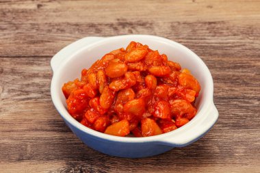 Domates soslu ve biberli fırında böbrek.