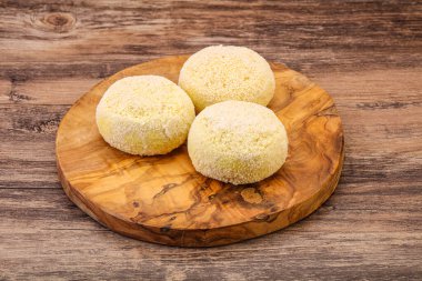 Çiğ patates ezmesi - doldurulmuş patates pirzolası - pişirmek için.