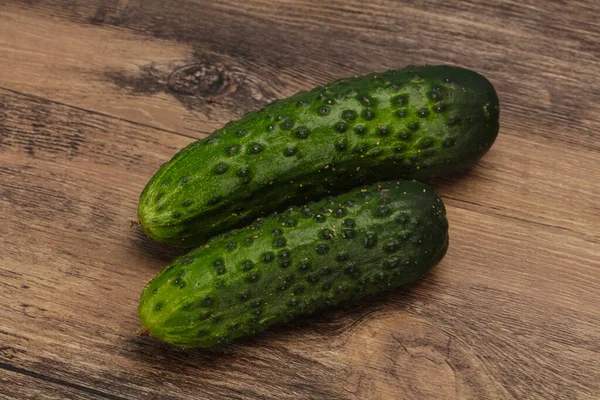 Reifes Frisches Grün Zwei Gurken Bereit Für Vegan — Stockfoto