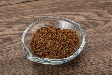 Aroma mutfağı kâsede kurutulmuş zeera tohumları.