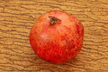 Olgun, sulu, çekirdekli meyve.