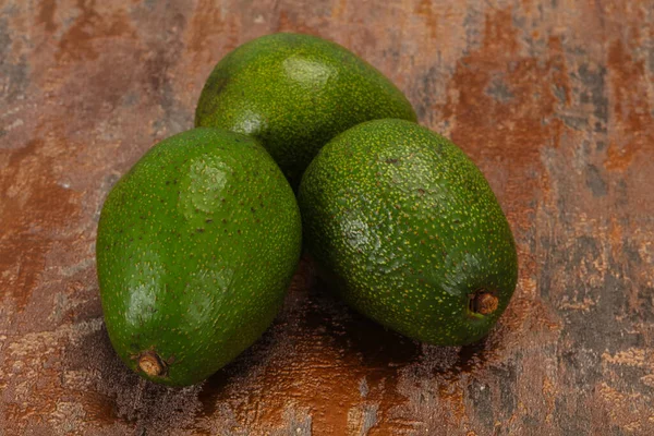 成熟的绿色饮食鳄梨 素食的超级食物 — 图库照片