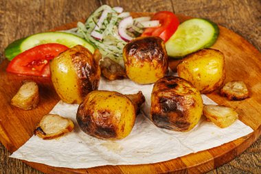 Kuzu yağlı geleneksel Patates Şiş. 