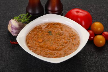 Meşhur İspanyol soğuk domates çorbası.