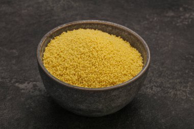 Yemek pişirmek için klozette çiğ öksürük yığını