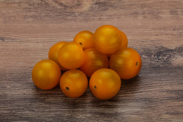 Fresh Yellow Tasty Cherry Tomato Heap — Stock Photo, Image