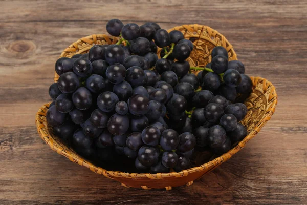 Fresh Ripe Sweet Red Grape Branch — Stock Photo, Image