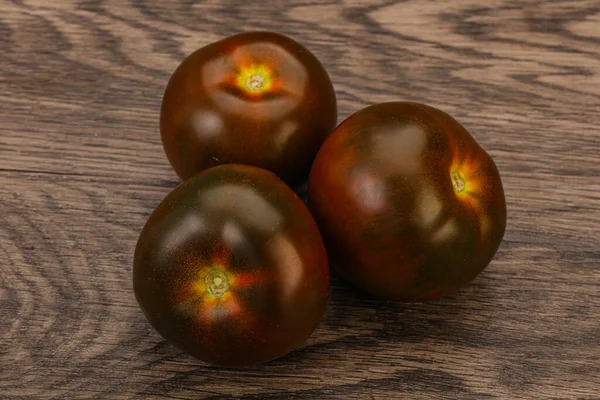 Schwarzer Leckerer Saftiger Kumato Tomatenhaufen — Stockfoto