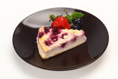 Kirazlı cheesecake çilekli ve naneli.
