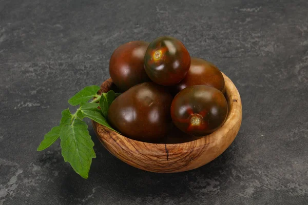 Tomate Noire Savoureuse Fraîche Mûre Kumato — Photo