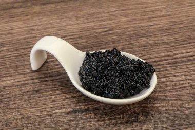 Lüks balık, kâsede siyah havyar.