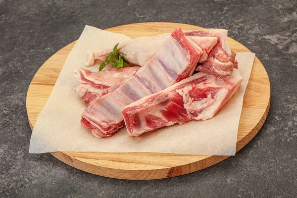 Costillas Cordero Crudas Servidas Romero Para Cocinar — Foto de Stock