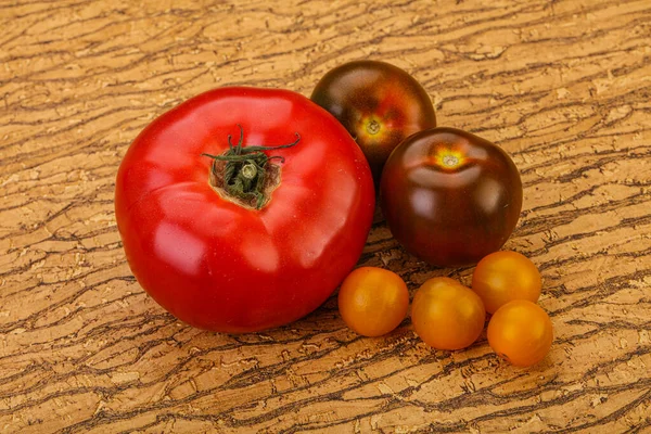 Campuran Tomat Yang Matang Merah Kuning Dan Cumato — Stok Foto