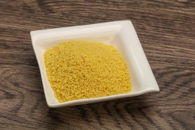 Yemek pişirmek için klozette çiğ öksürük yığını