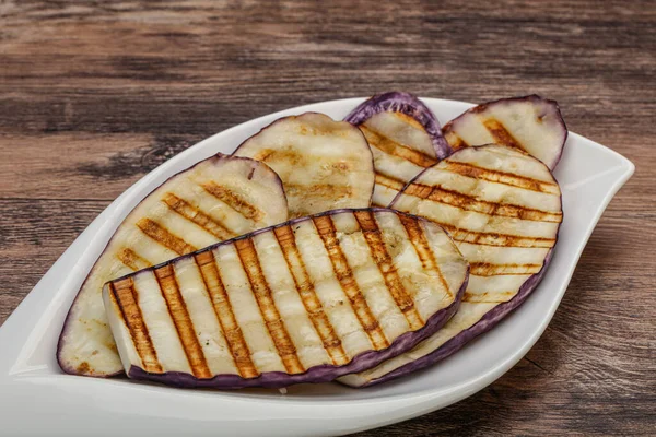 Gegrillte Graffiti Eierscheiben Mit Olivenöl — Stockfoto