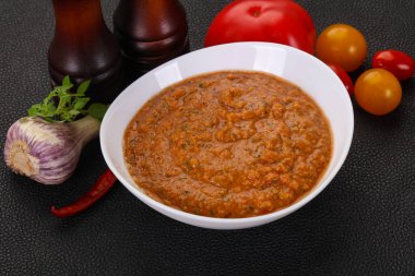 Meşhur İspanyol soğuk domates çorbası.