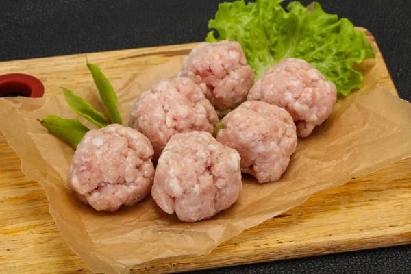 Hausgemachte Hackfleischbällchen Aus Rohem Schweinefleisch Bereit Zum Kochen — Stockfoto