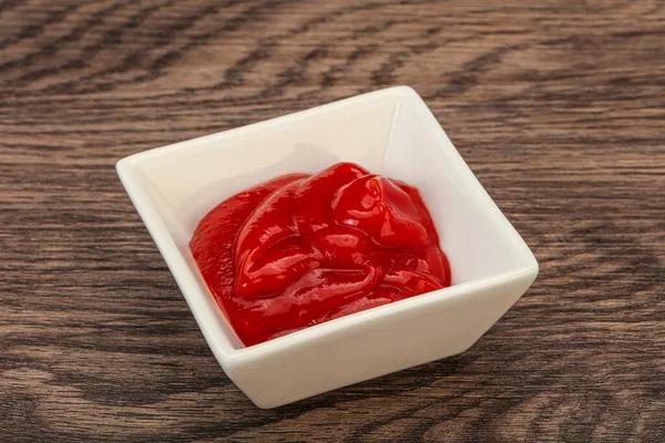 Ízletes Paradicsom Ketchup Tálban — Stock Fotó