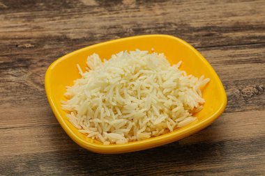 Buharda pişmiş Hint basmati pilavı.