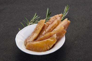 Kavanozda havyar turşusu.