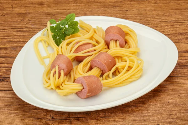 Kids Pasta Spaghetti Sausages Basil — Stock Photo, Image