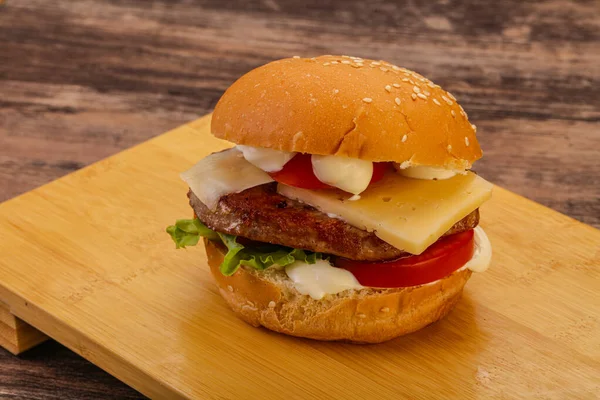 Delicosa Hamburguesa Con Atún Queso —  Fotos de Stock