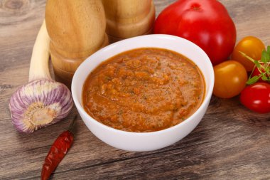 Meşhur İspanyol soğuk domates çorbası.