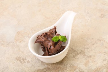 Çikolata nazelfındıklı.