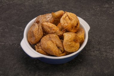 Kuru incirli meyve yığını.