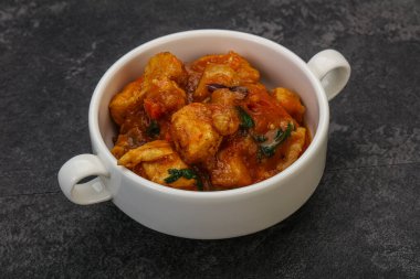 İstiridye soslu tavuk ve sebzeli kişniş.