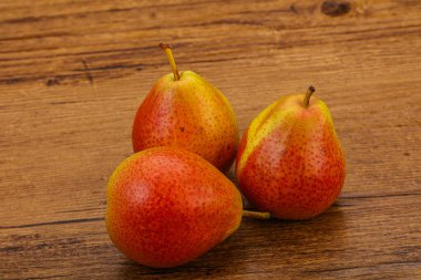 Tatlı olgun armut alabalığı meyvesi