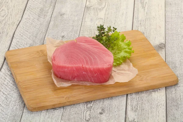 Çiğ Ton Balığı Bifteği Pişirmeye Hazır — Stok fotoğraf