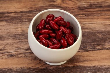 Soslu kırmızı böbrek.