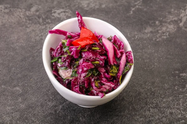 Eingelegter Rotkohl Mit Kräutern Und Gewürzen — Stockfoto