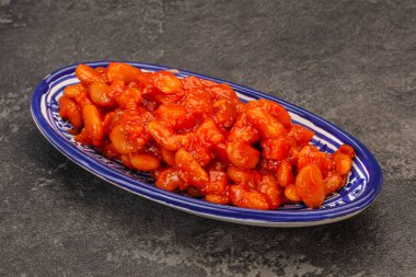 Domates soslu ve biberli fırında böbrek.