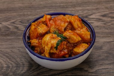 İstiridye soslu tavuk ve sebzeli kişniş.