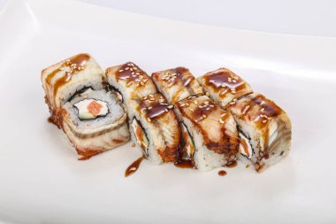 Yılan balığı ve yumuşak peynirli geleneksel Japon dürümü.