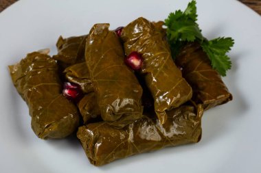 Kafkas geleneksel Dolma - üzüm yapraklarında kıyma