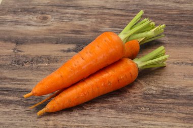 Üç taze taze taze havuç