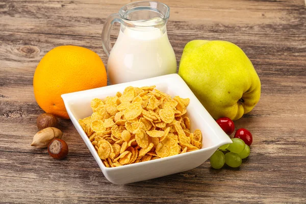 Desayuno Con Copos Maíz Frutas Leche —  Fotos de Stock