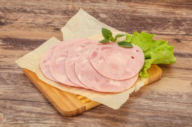 Kaygan jambonlu domuz eti.