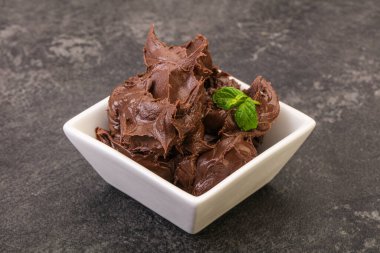 Çikolata nazelfındıklı.